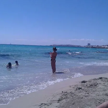 Πανσιόν Lau *
